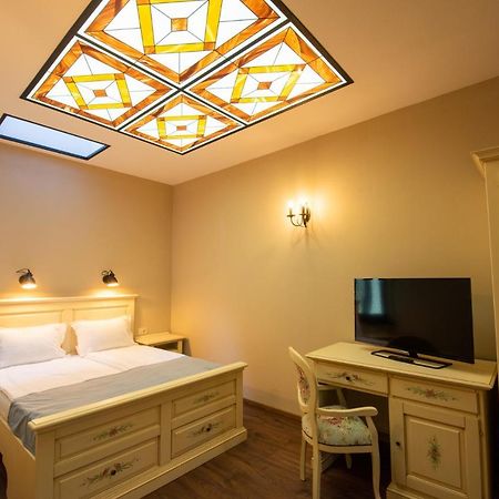 Hotel Boutique Casa Chitic -Hotel And Restaurant Str Johann Gott Nr7 براشوف المظهر الخارجي الصورة