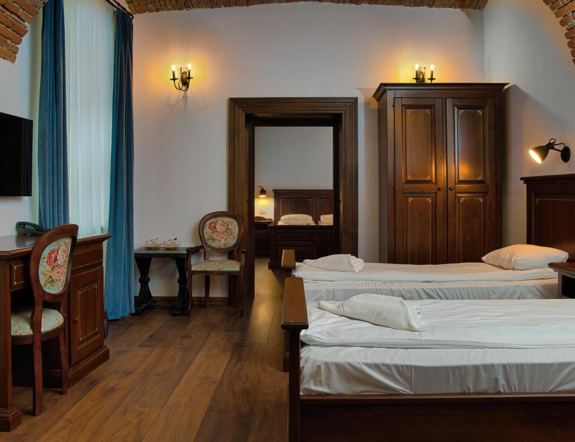 Hotel Boutique Casa Chitic -Hotel And Restaurant Str Johann Gott Nr7 براشوف المظهر الخارجي الصورة