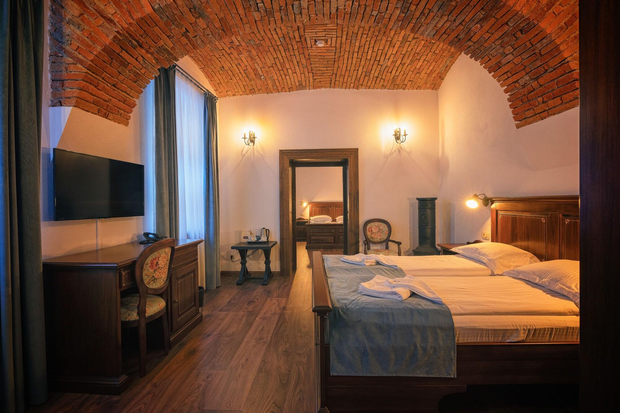 Hotel Boutique Casa Chitic -Hotel And Restaurant Str Johann Gott Nr7 براشوف المظهر الخارجي الصورة