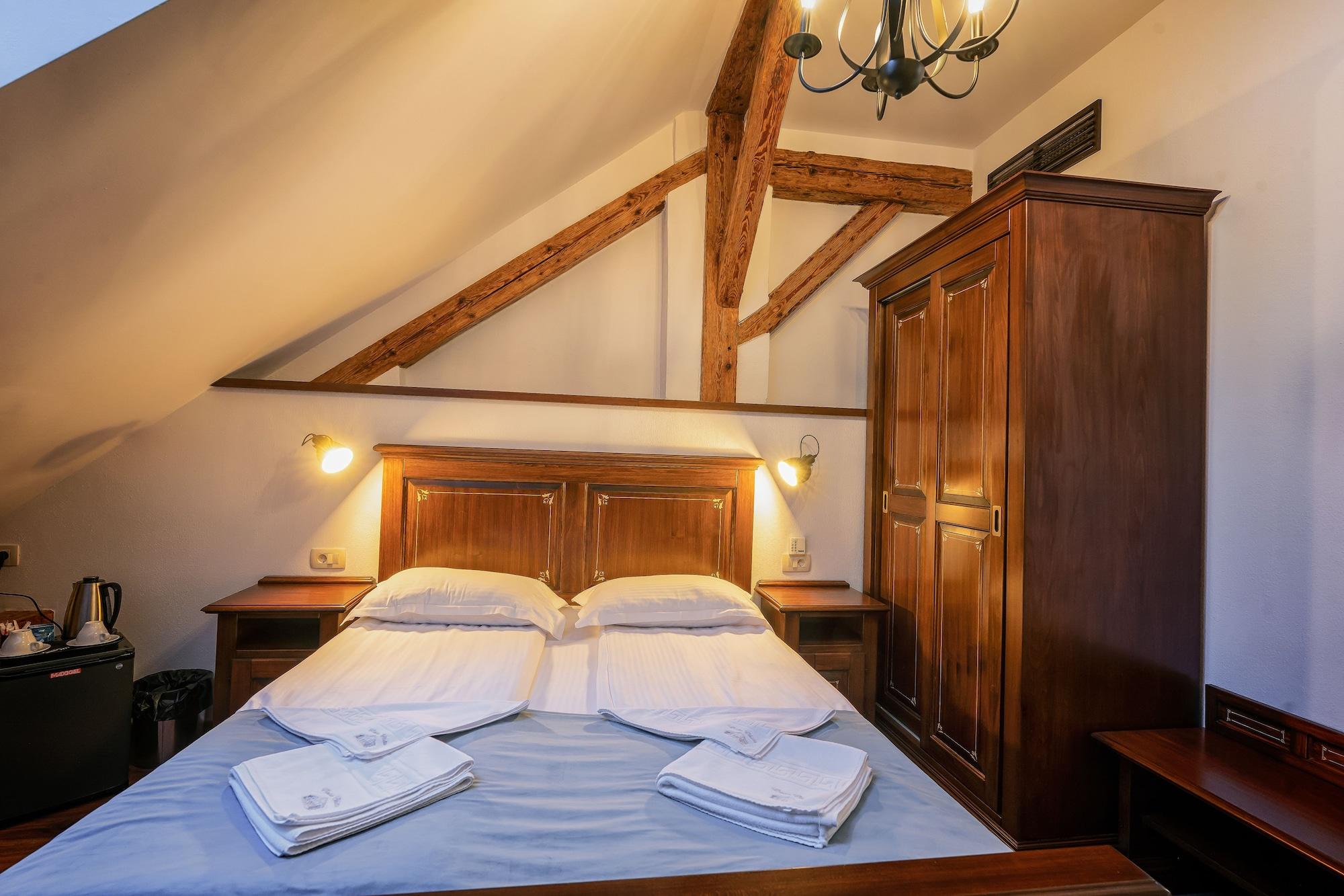 Hotel Boutique Casa Chitic -Hotel And Restaurant Str Johann Gott Nr7 براشوف المظهر الخارجي الصورة
