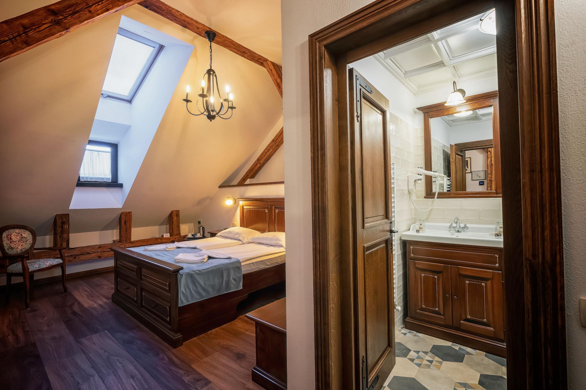 Hotel Boutique Casa Chitic -Hotel And Restaurant Str Johann Gott Nr7 براشوف المظهر الخارجي الصورة