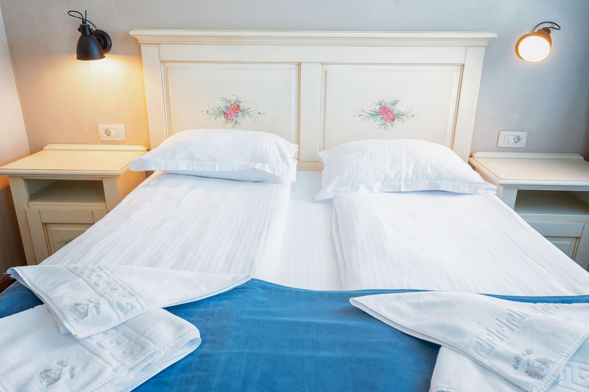 Hotel Boutique Casa Chitic -Hotel And Restaurant Str Johann Gott Nr7 براشوف المظهر الخارجي الصورة