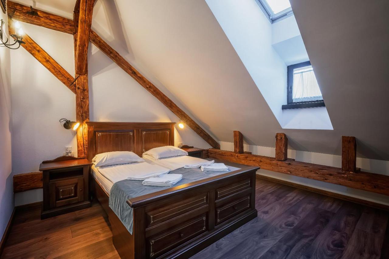 Hotel Boutique Casa Chitic -Hotel And Restaurant Str Johann Gott Nr7 براشوف المظهر الخارجي الصورة