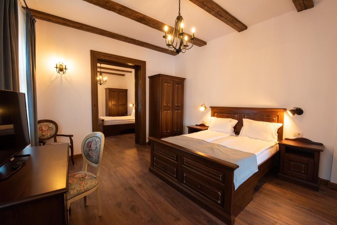 Hotel Boutique Casa Chitic -Hotel And Restaurant Str Johann Gott Nr7 براشوف المظهر الخارجي الصورة