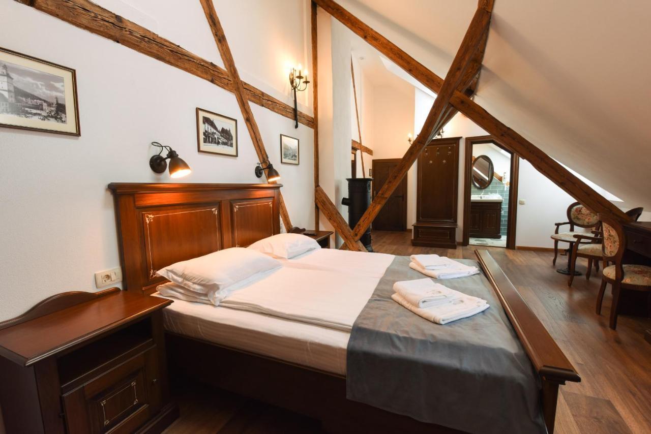 Hotel Boutique Casa Chitic -Hotel And Restaurant Str Johann Gott Nr7 براشوف المظهر الخارجي الصورة